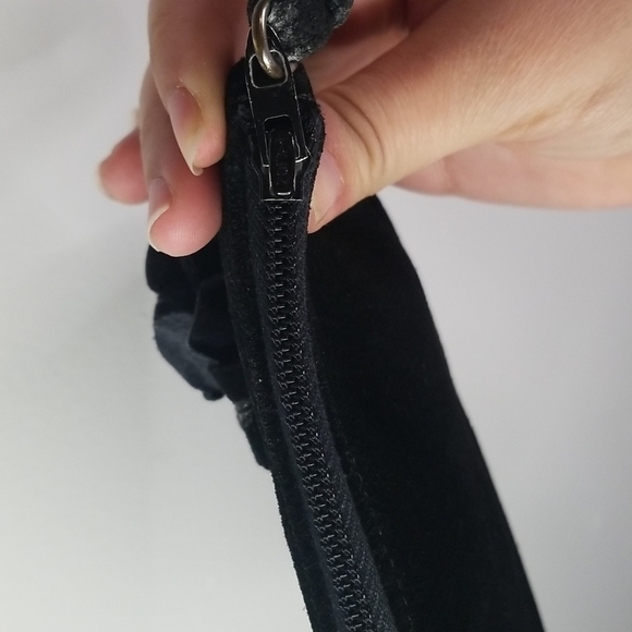 Ruth Saltz Black Suede Wristlet Clutch With Rose - Picture 6 of 8